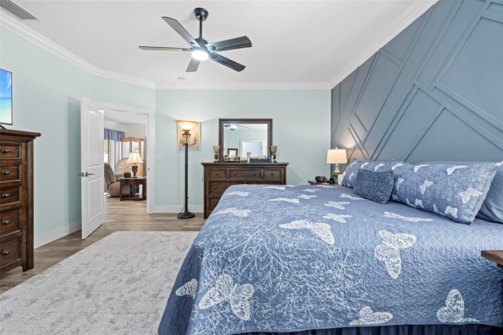 Image 29 of 48 For 18062 Malibar Road