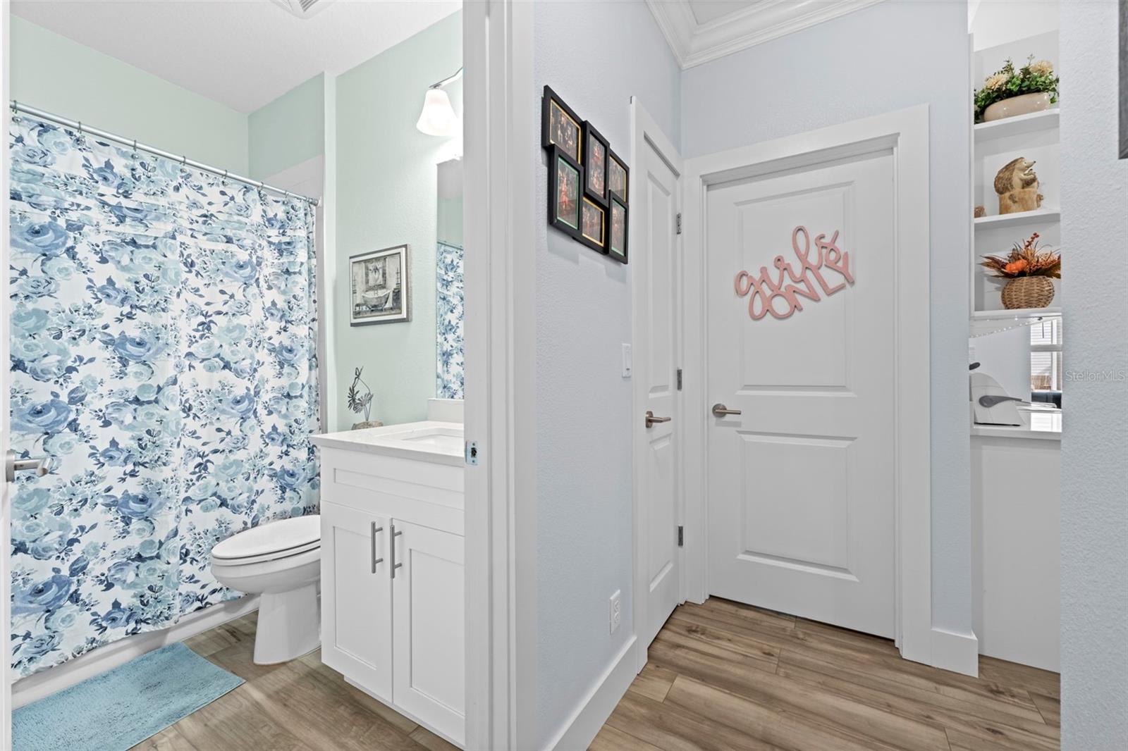 Image 38 of 48 For 18062 Malibar Road