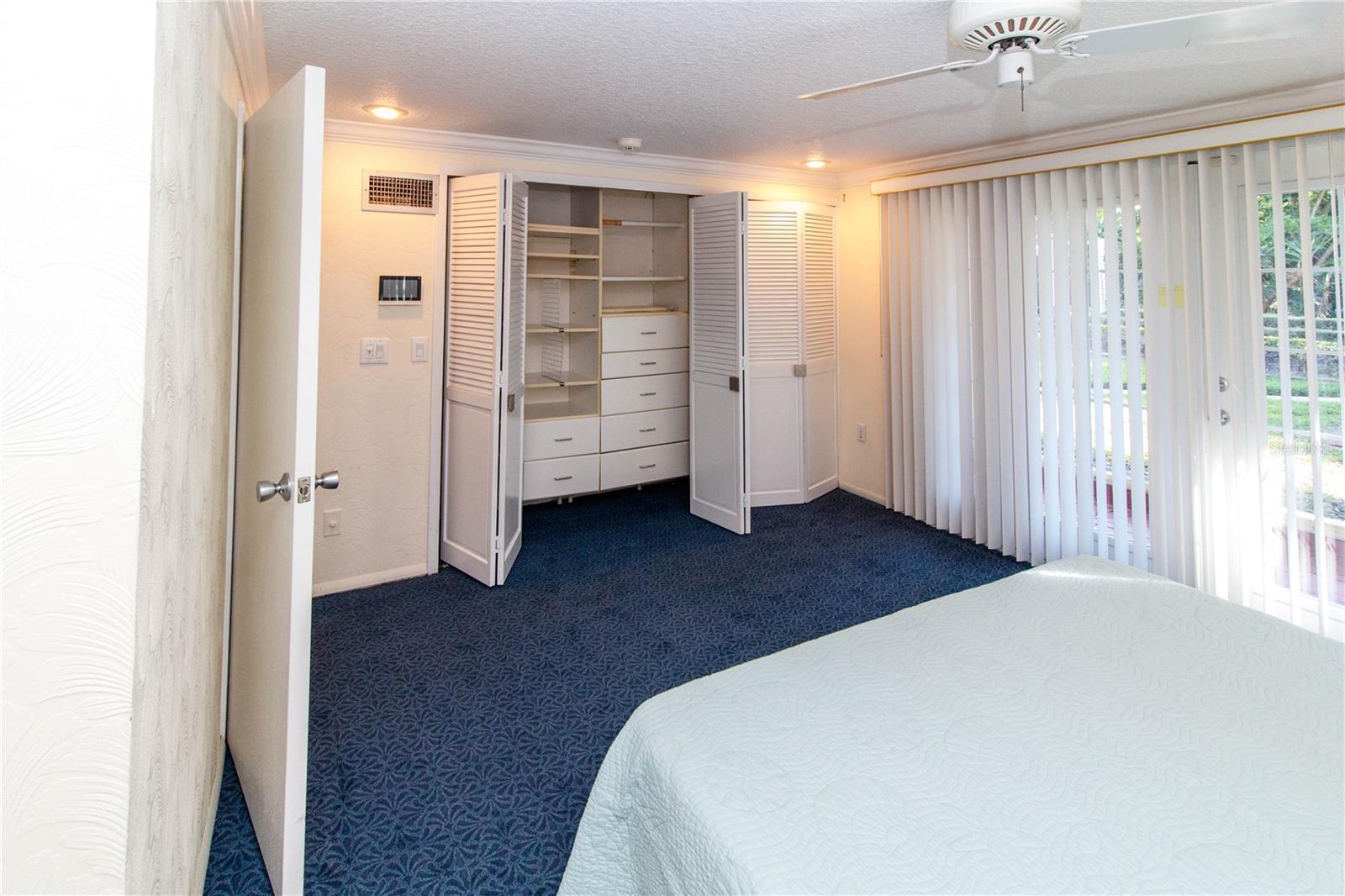 Image 19 of 37 For 5918 Grey Street