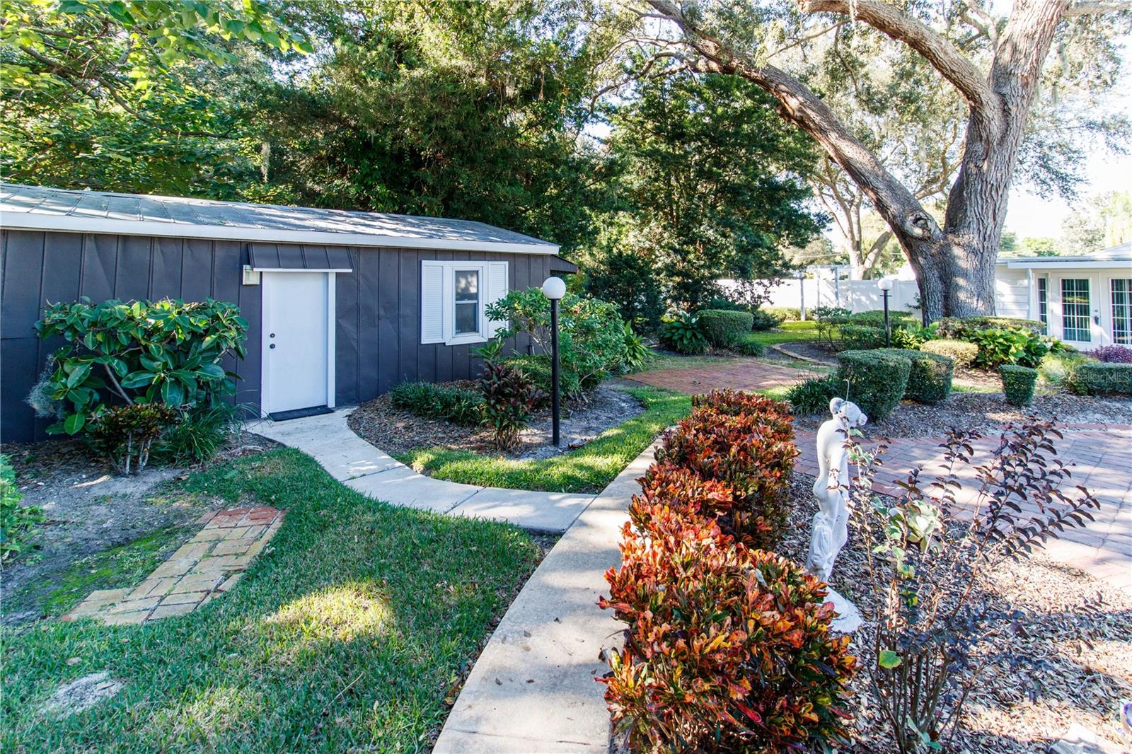 Image 32 of 37 For 5918 Grey Street