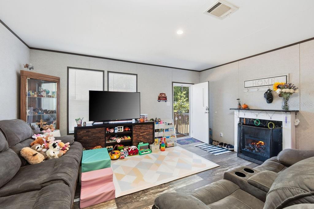 Image 11 of 39 For 5819 Sunshine Park Drive