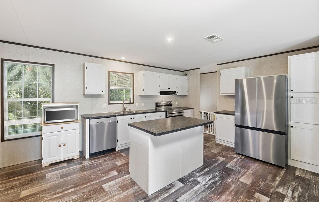 Image 13 of 39 For 5819 Sunshine Park Drive