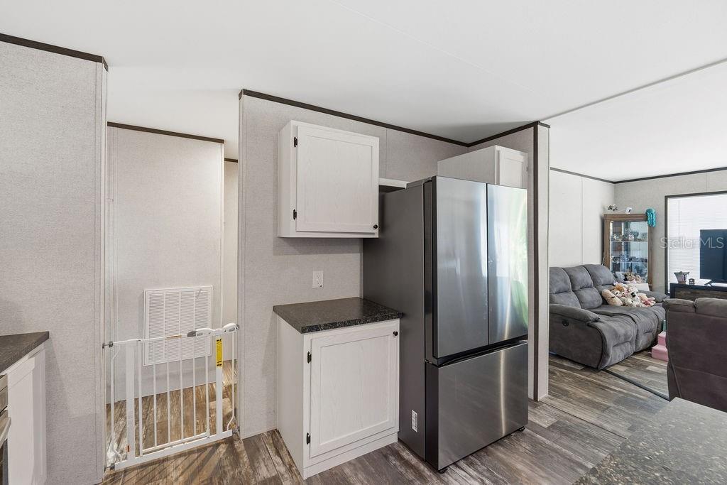 Image 15 of 39 For 5819 Sunshine Park Drive