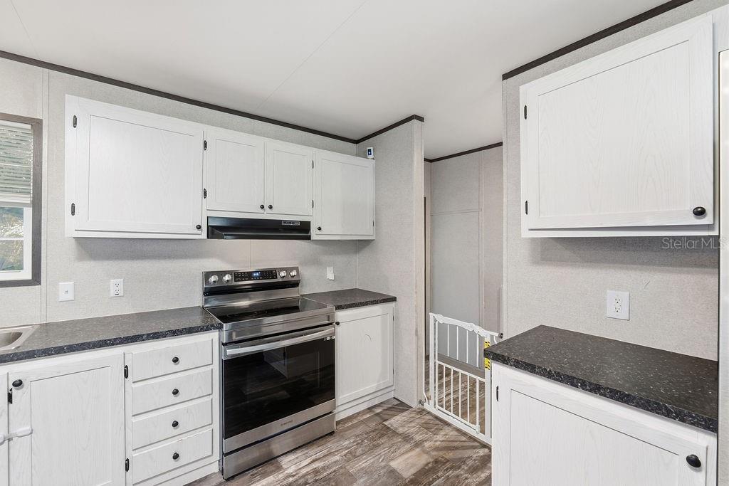 Image 16 of 39 For 5819 Sunshine Park Drive