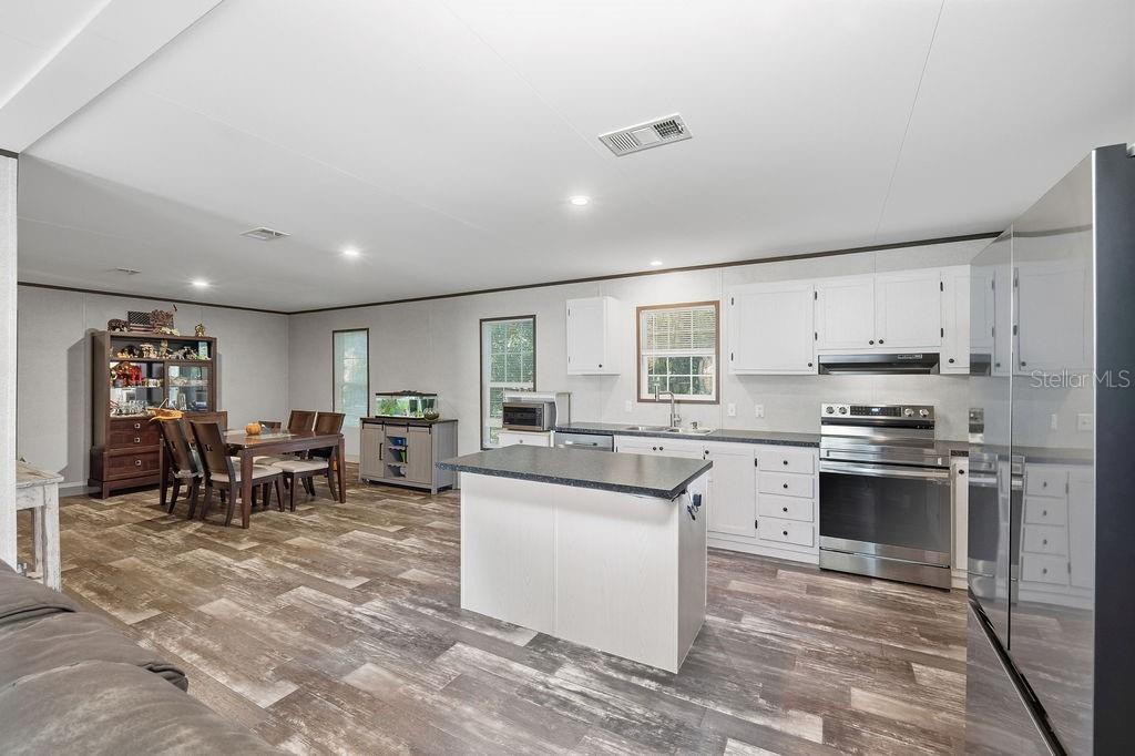 Image 18 of 39 For 5819 Sunshine Park Drive