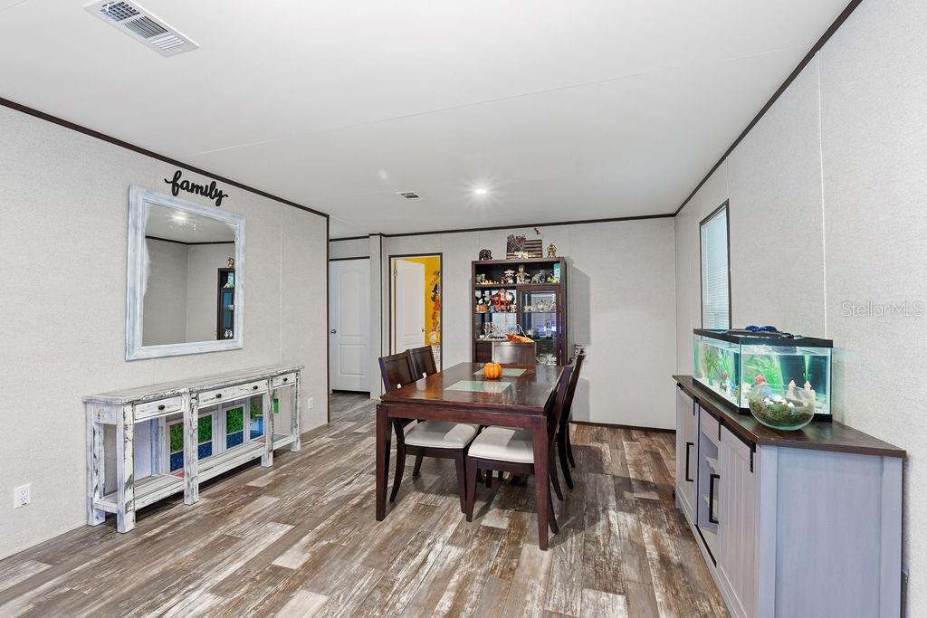 Image 20 of 39 For 5819 Sunshine Park Drive