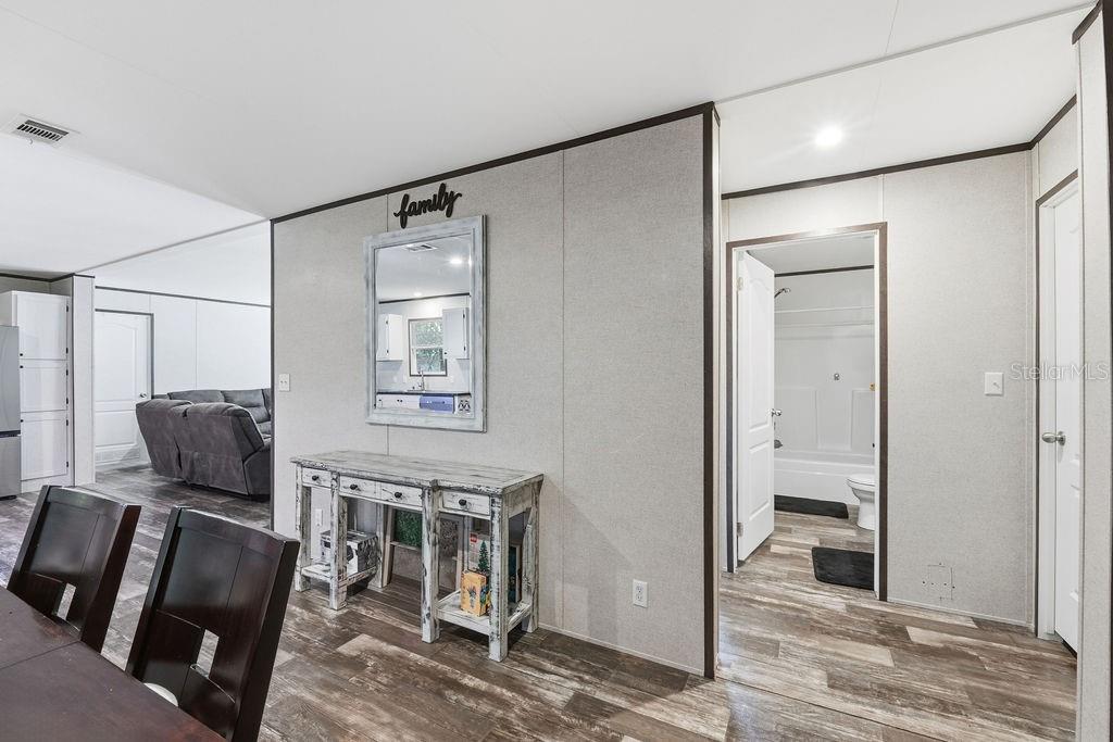 Image 22 of 39 For 5819 Sunshine Park Drive