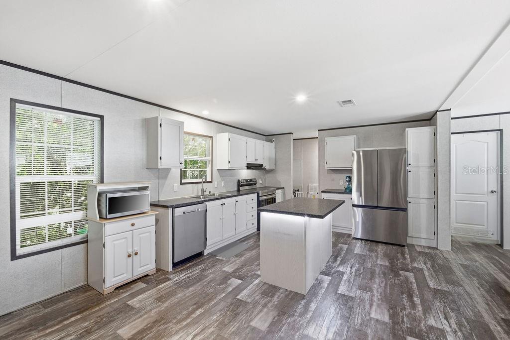 Image 23 of 39 For 5819 Sunshine Park Drive