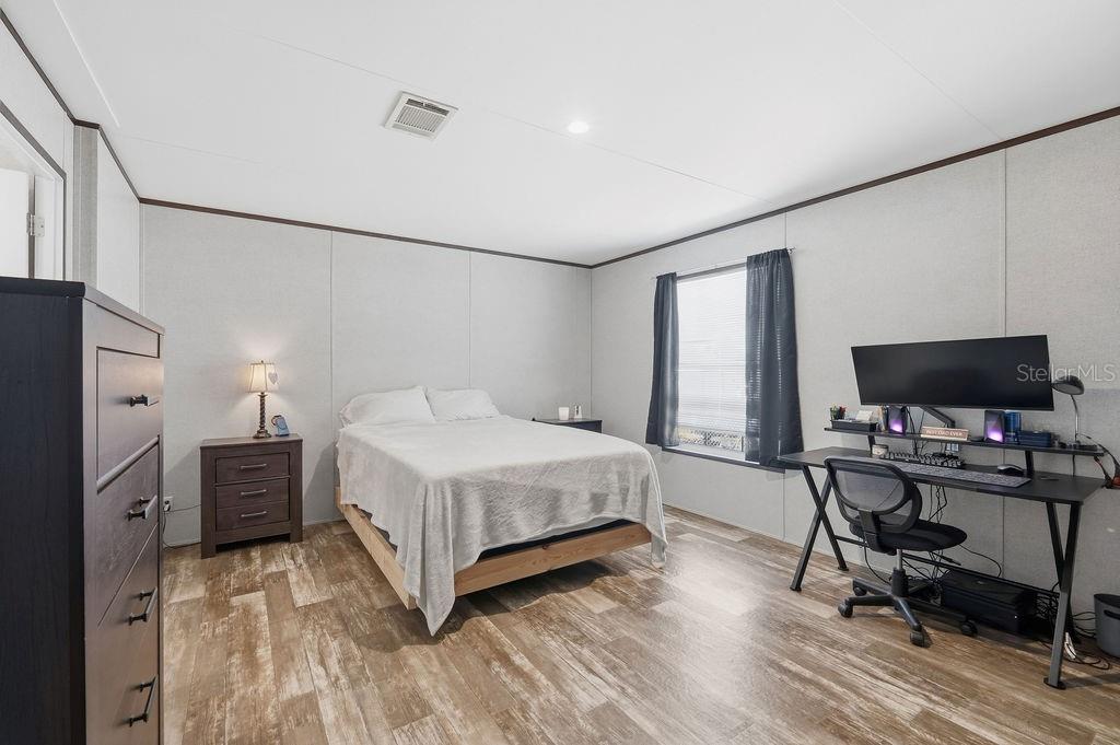 Image 24 of 39 For 5819 Sunshine Park Drive