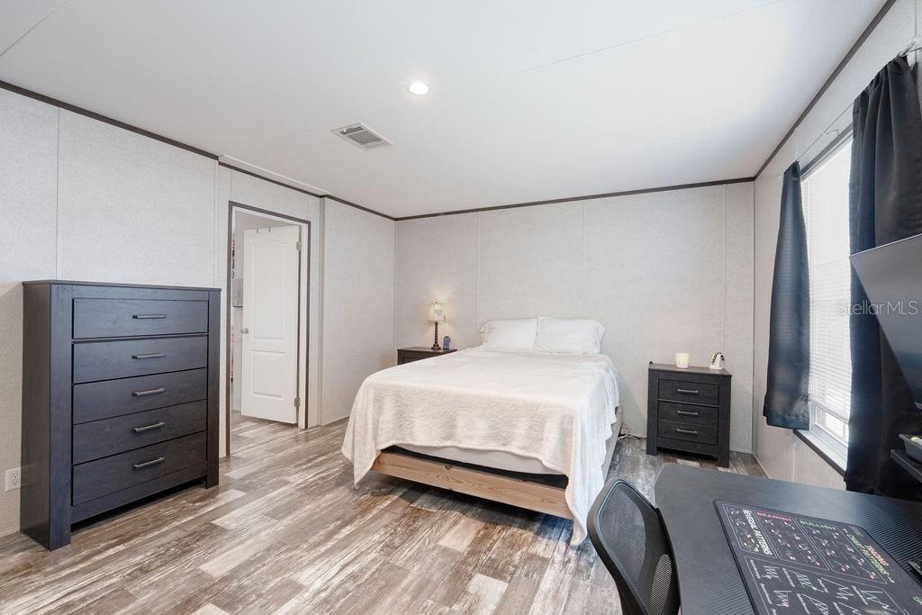 Image 25 of 39 For 5819 Sunshine Park Drive