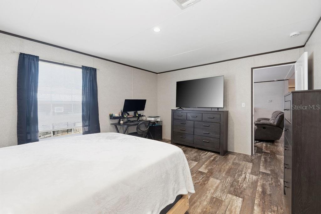 Image 26 of 39 For 5819 Sunshine Park Drive