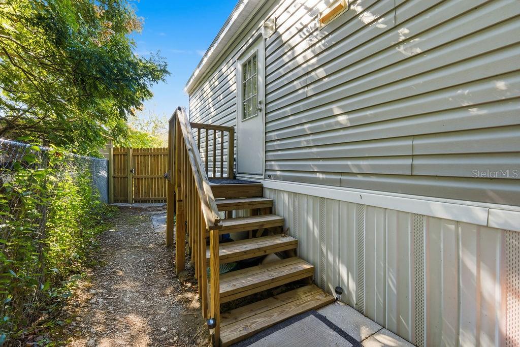 Image 8 of 39 For 5819 Sunshine Park Drive