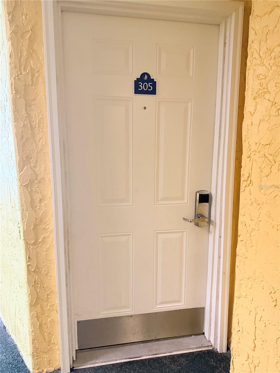 Image 6 of 13 For 2506 Rocky Point Drive 305