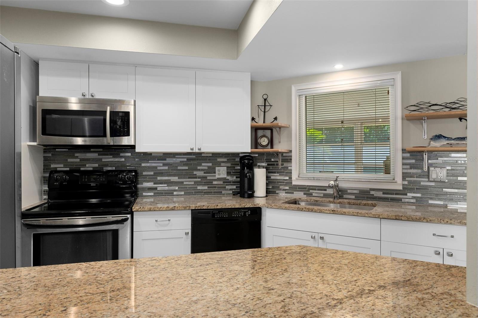 Image 12 of 35 For 10464 Mayflower Road