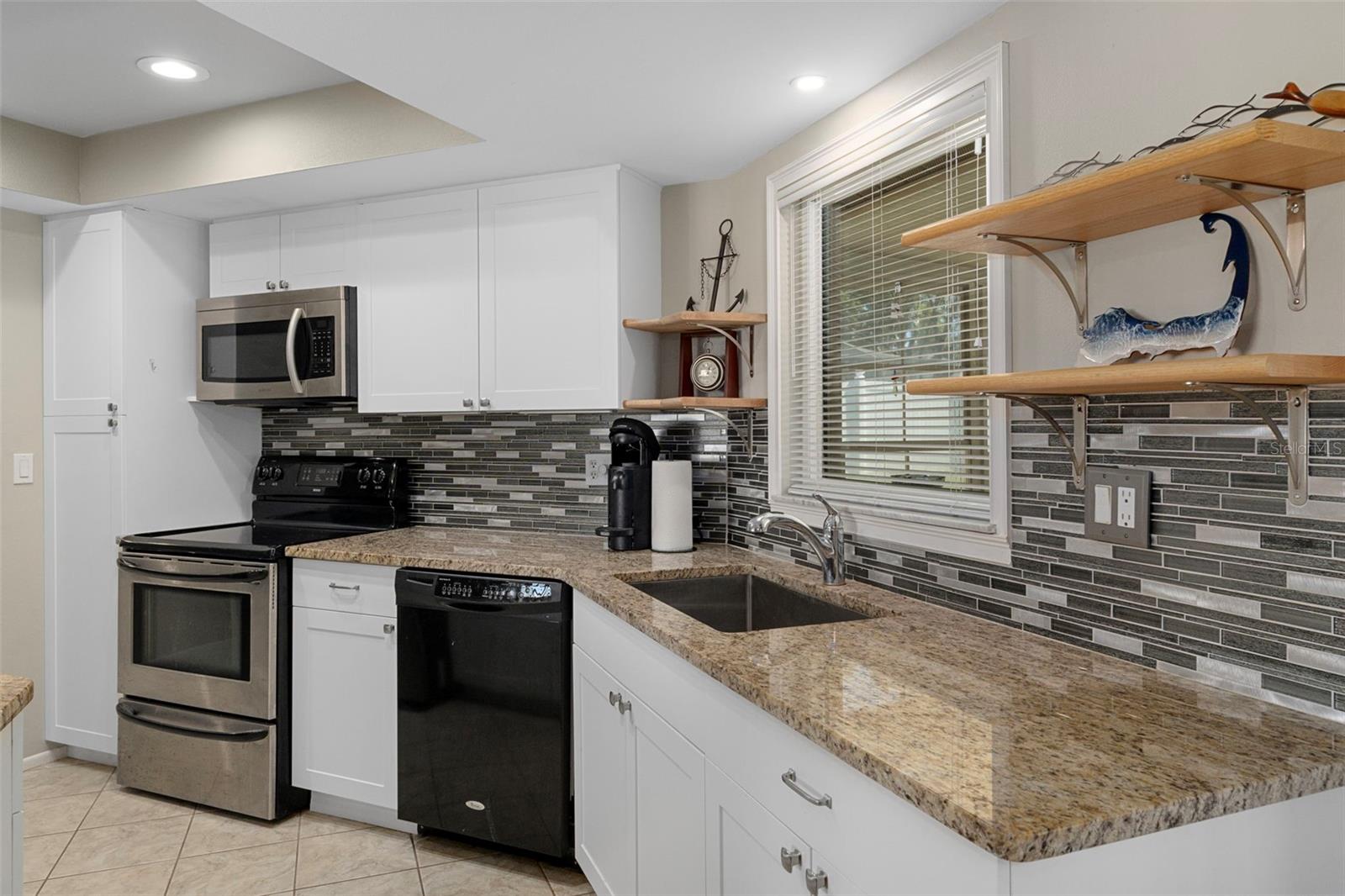 Image 13 of 35 For 10464 Mayflower Road