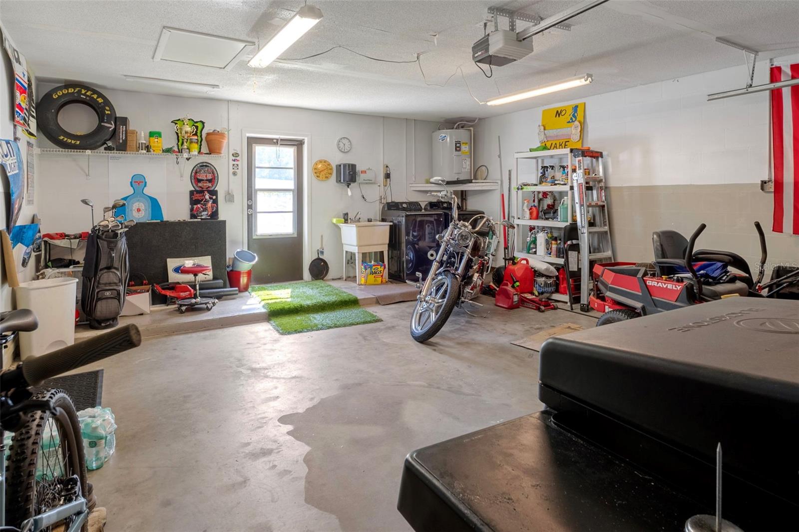 Image 26 of 35 For 10464 Mayflower Road