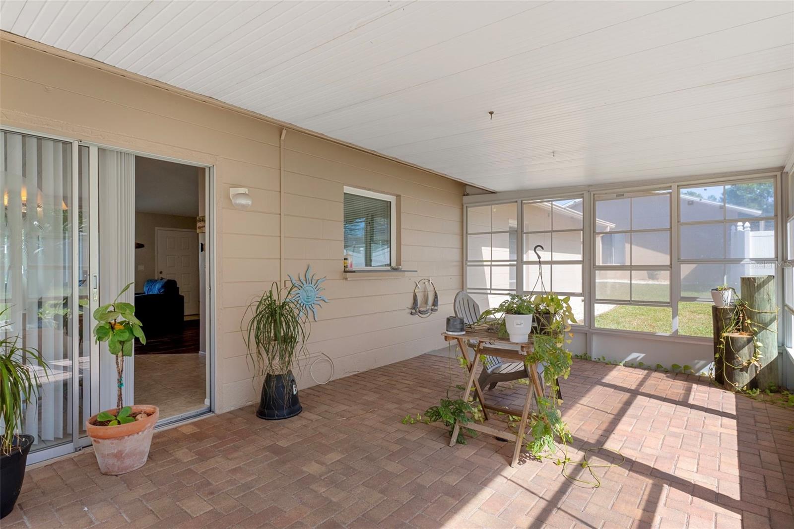 Image 29 of 35 For 10464 Mayflower Road