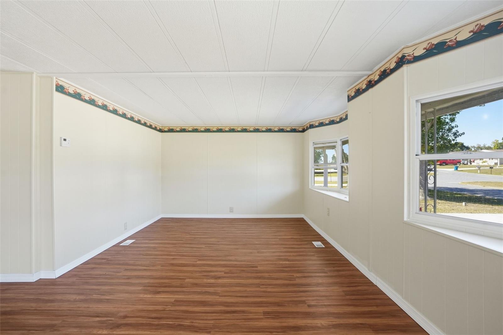 Image 12 of 51 For 9293 Highpoint Boulevard