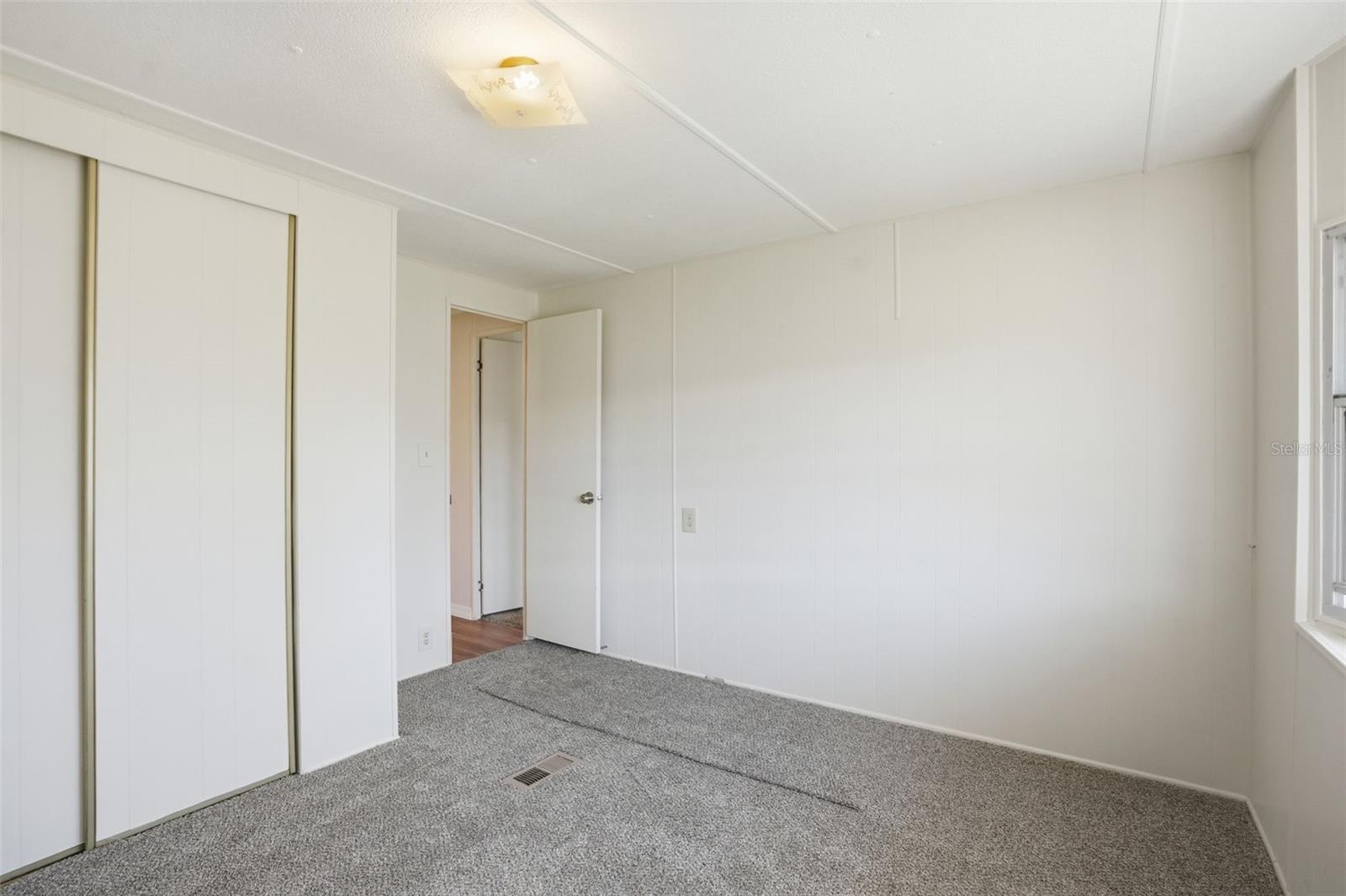 Image 17 of 51 For 9293 Highpoint Boulevard