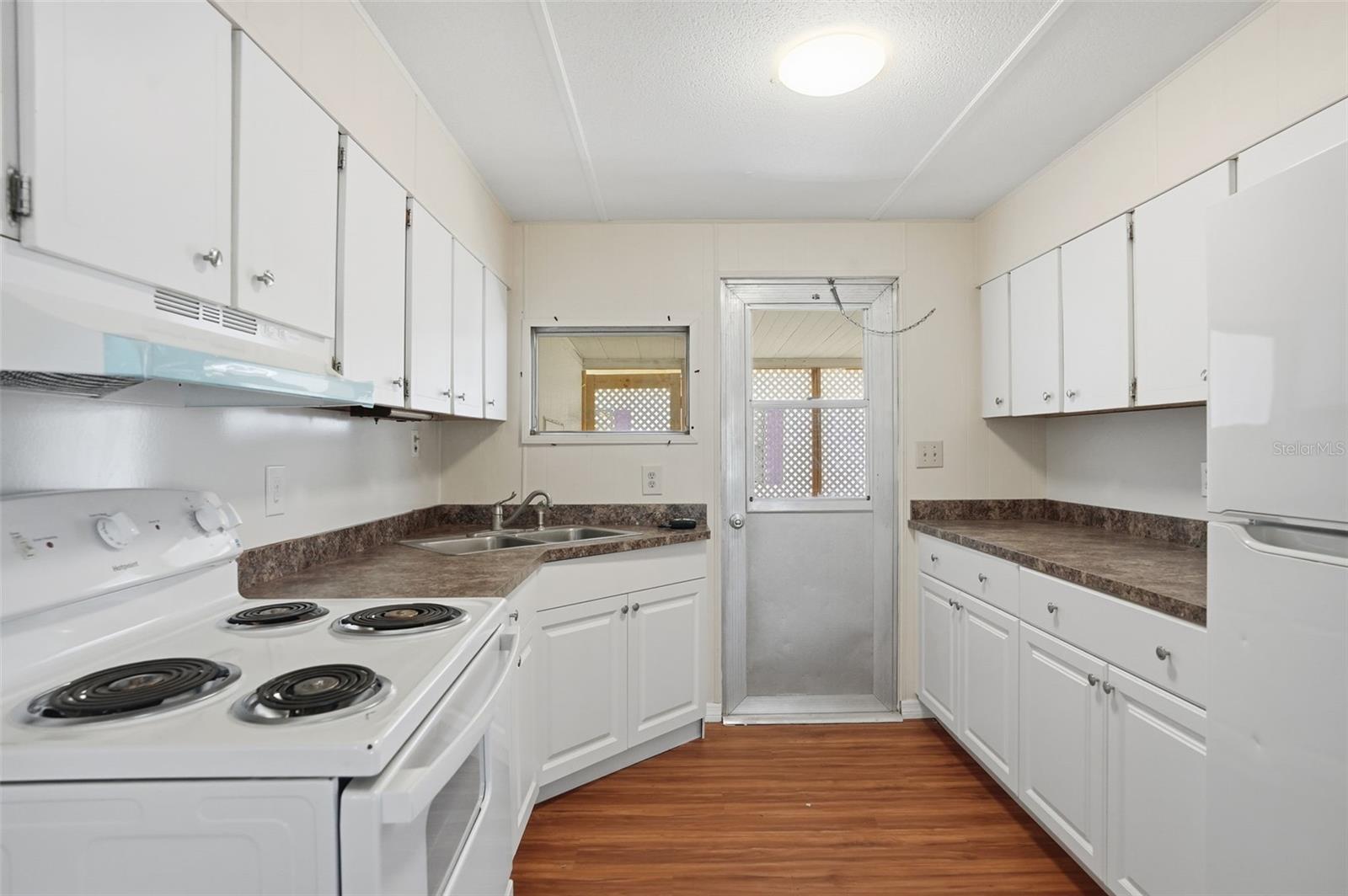 Image 4 of 51 For 9293 Highpoint Boulevard