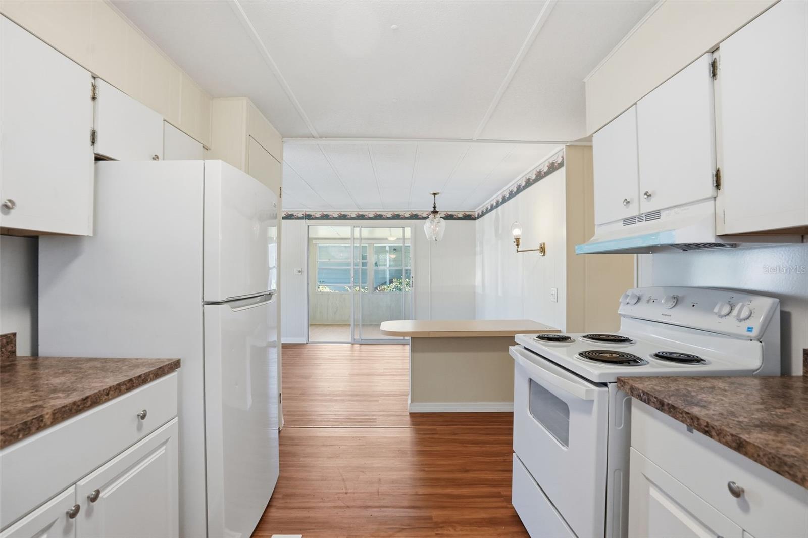 Image 7 of 51 For 9293 Highpoint Boulevard