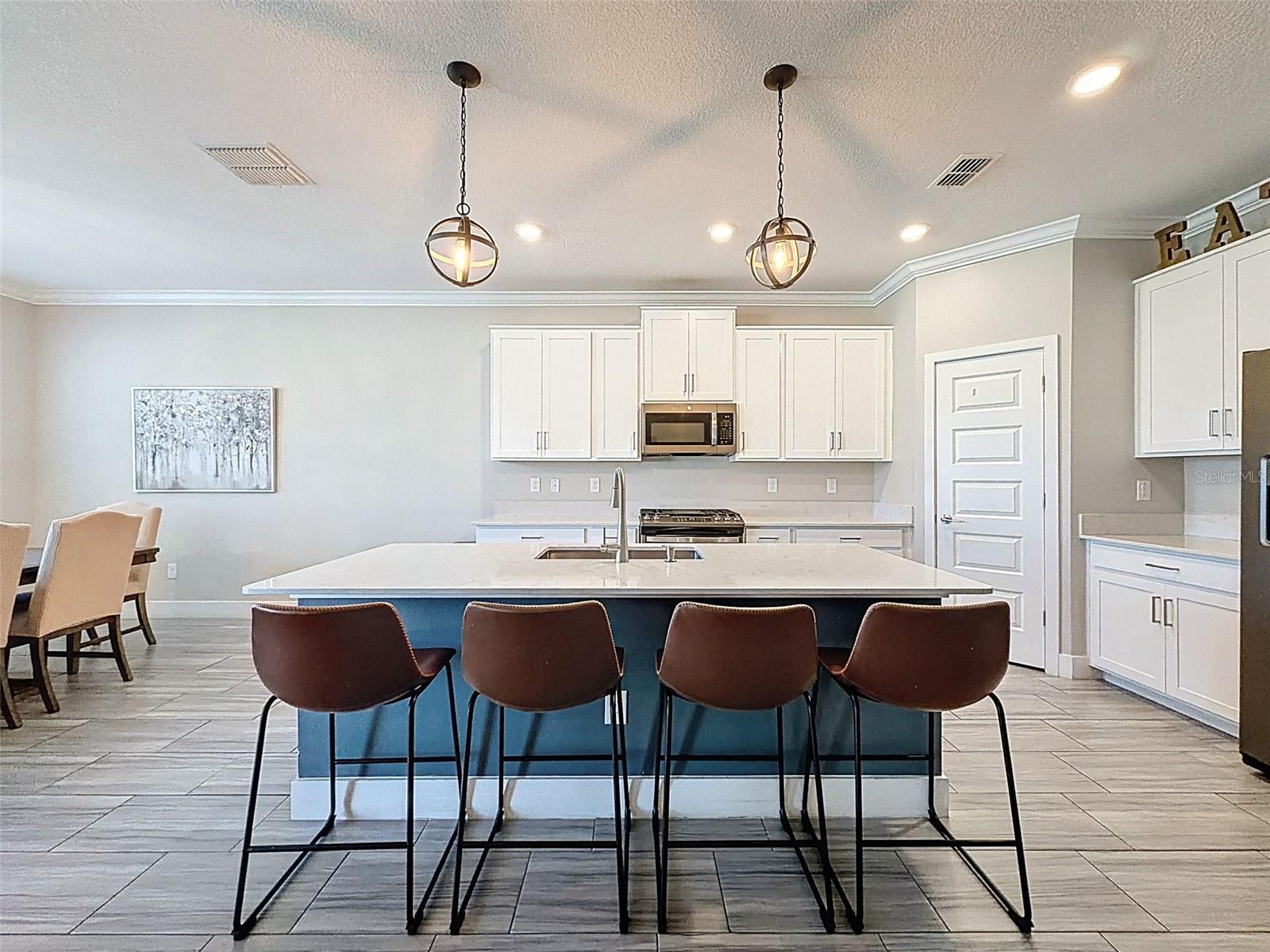 Image 15 of 75 For 8124 Olympic Stone Circle