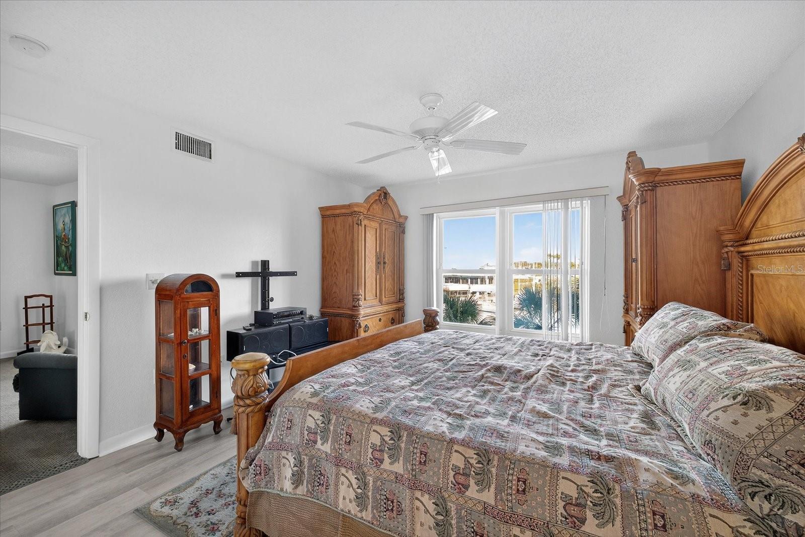 Image 17 of 66 For 4939 Floramar Terrace 302