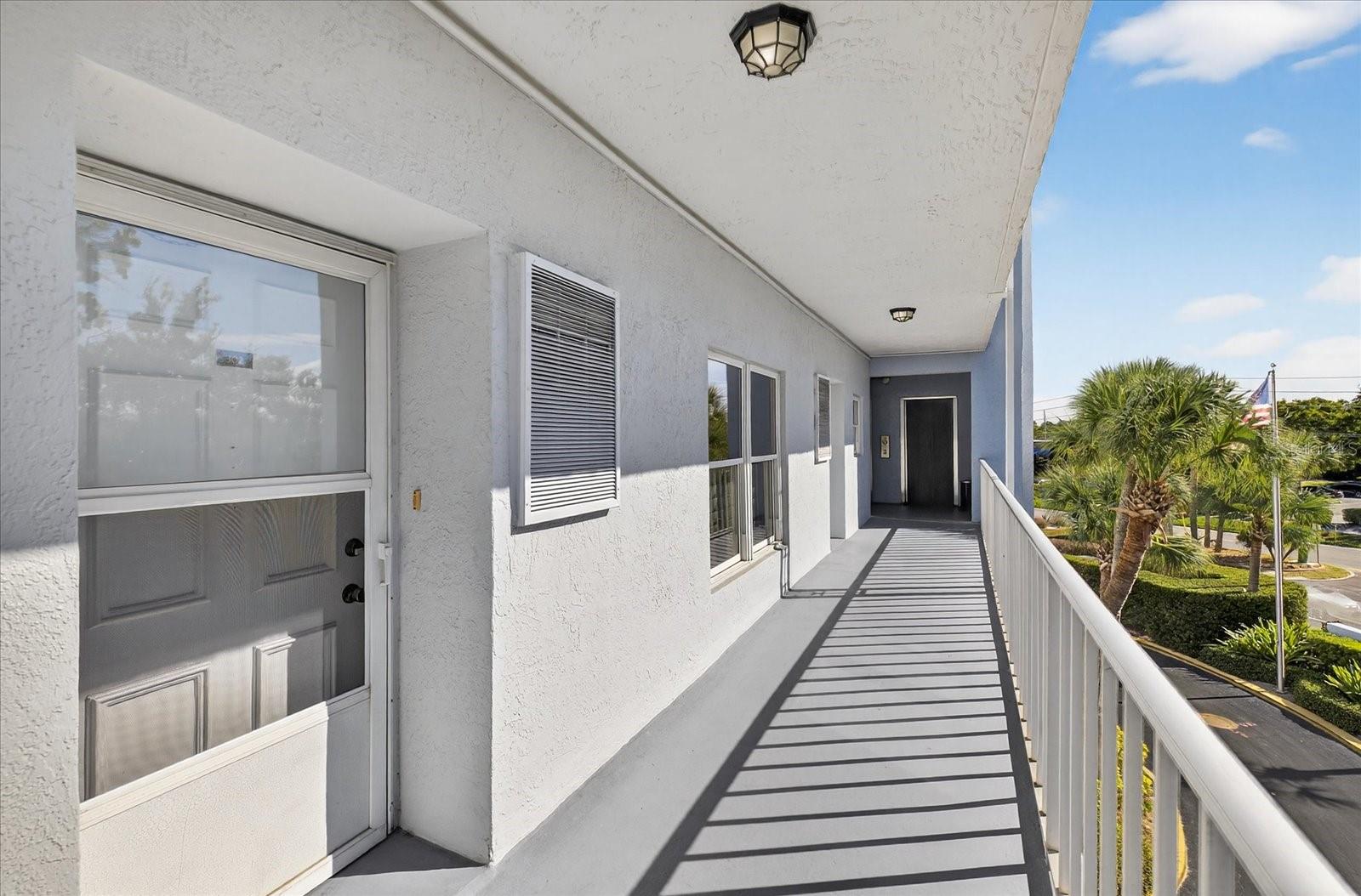 Image 3 of 66 For 4939 Floramar Terrace 302