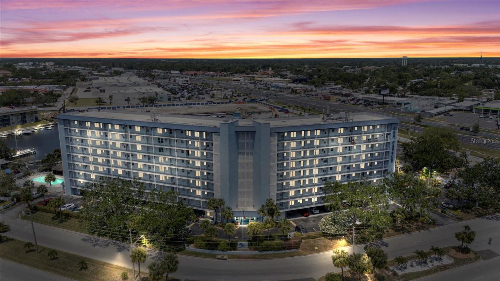 Image 39 of 66 For 4939 Floramar Terrace 302