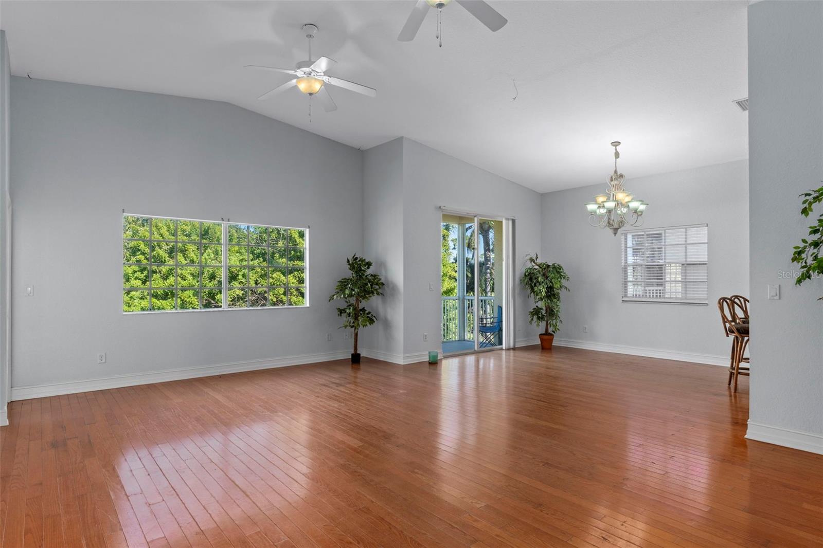 Image 4 of 35 For 8229 Gulf Way