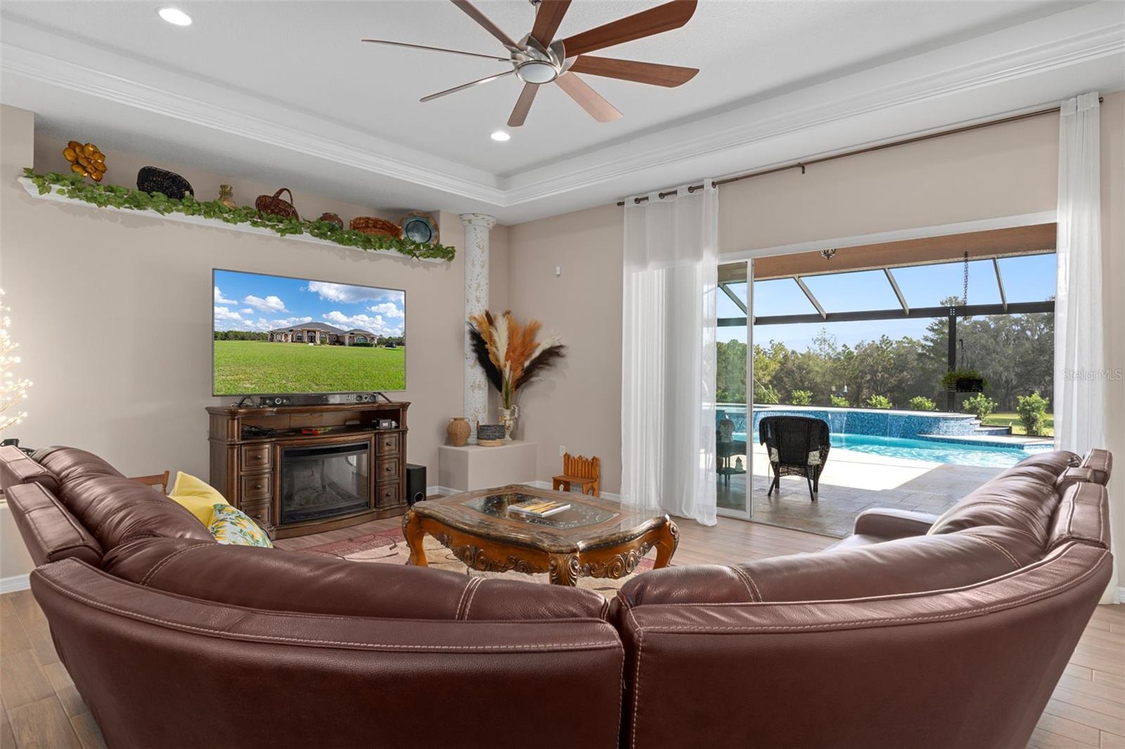 Listing photo id 16 for 11367 Brightstar Avenue