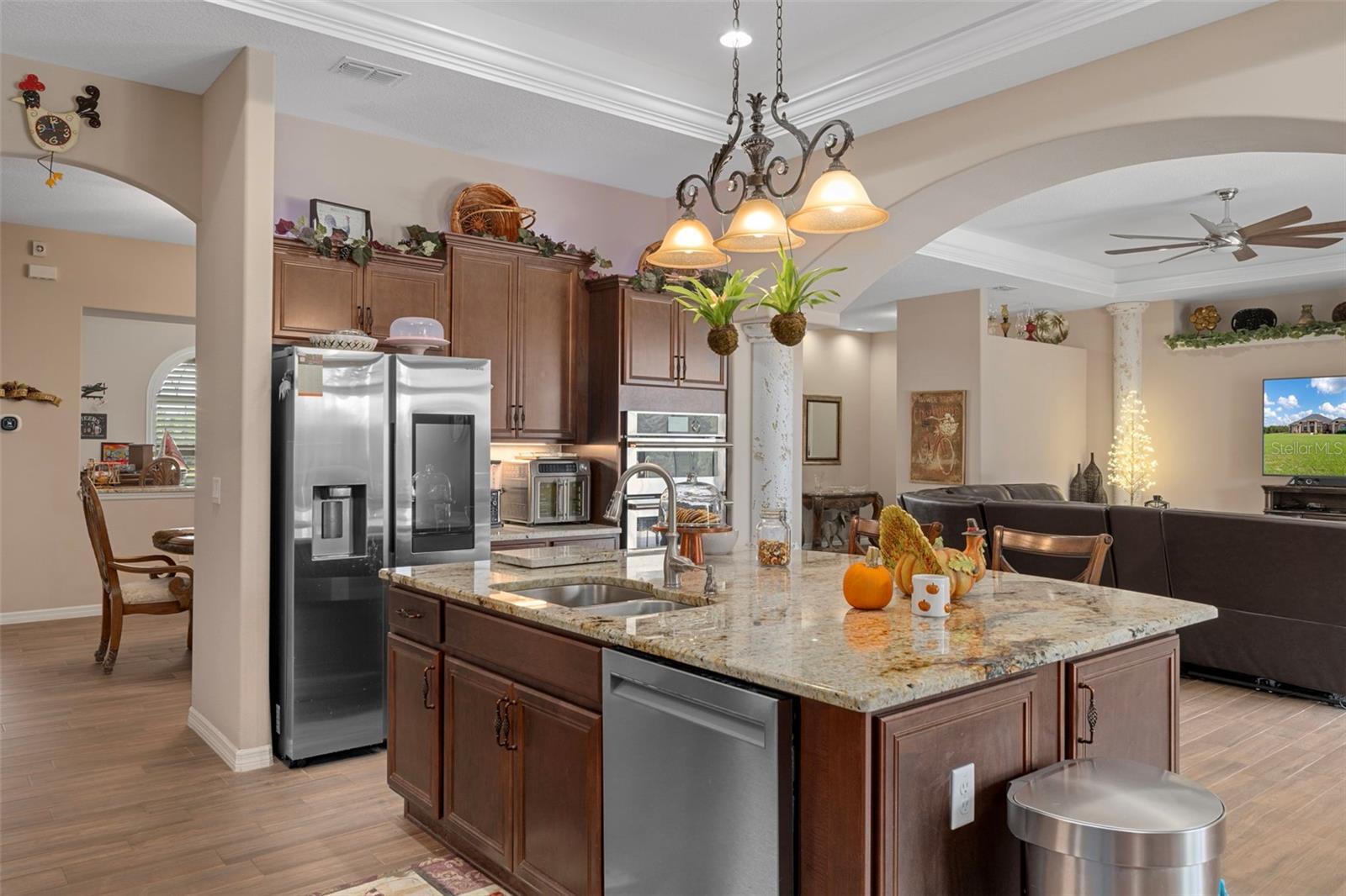 Listing photo id 23 for 11367 Brightstar Avenue