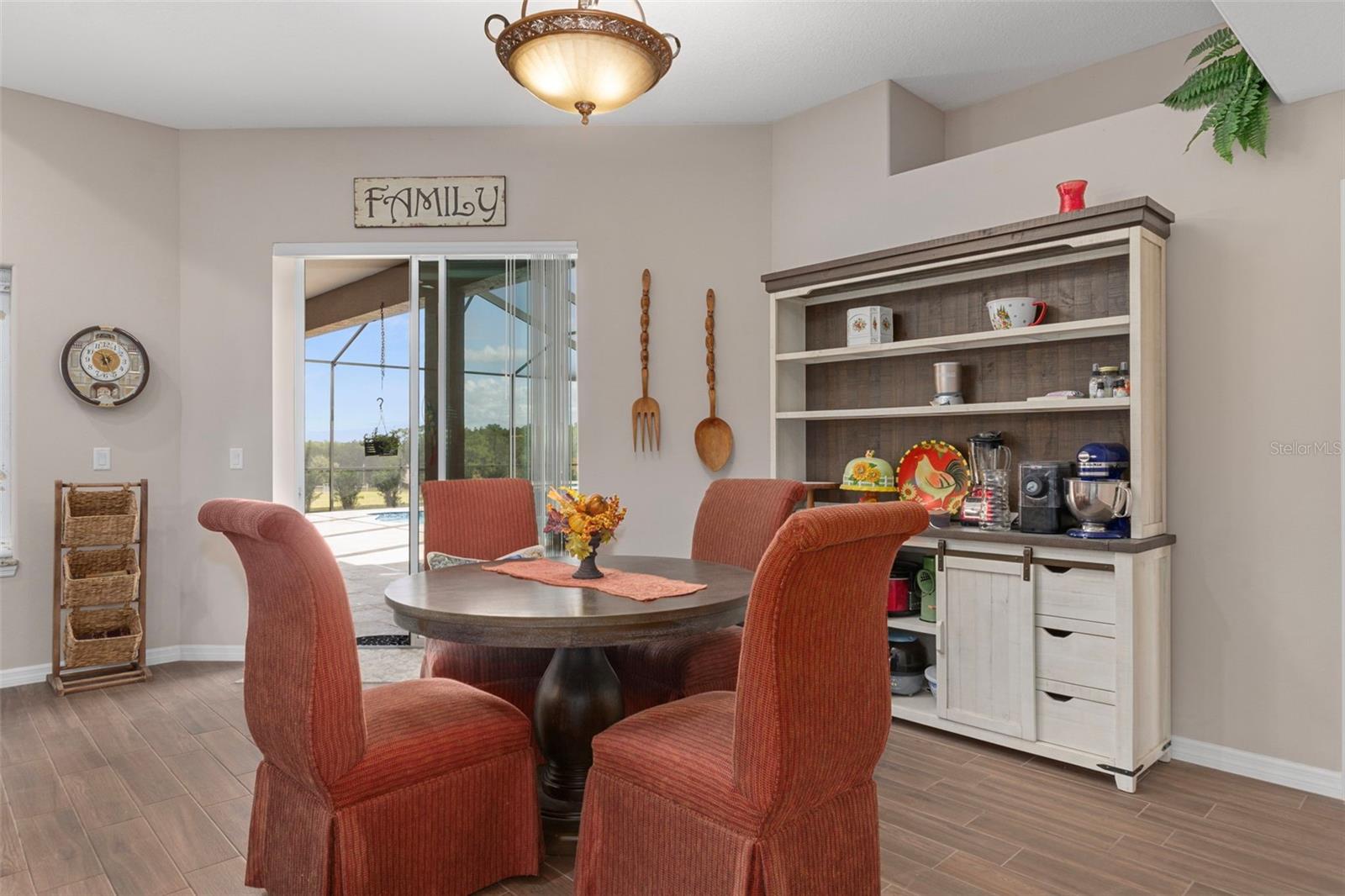 Listing photo id 26 for 11367 Brightstar Avenue