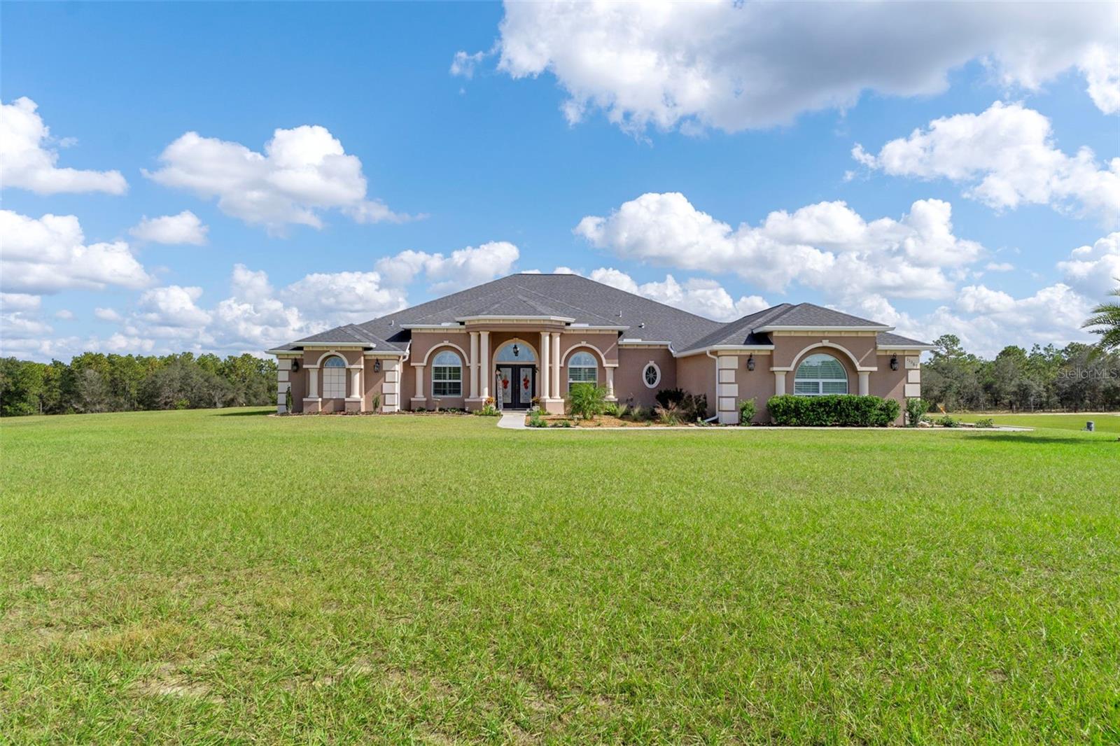 Listing photo id 1 for 11367 Brightstar Avenue