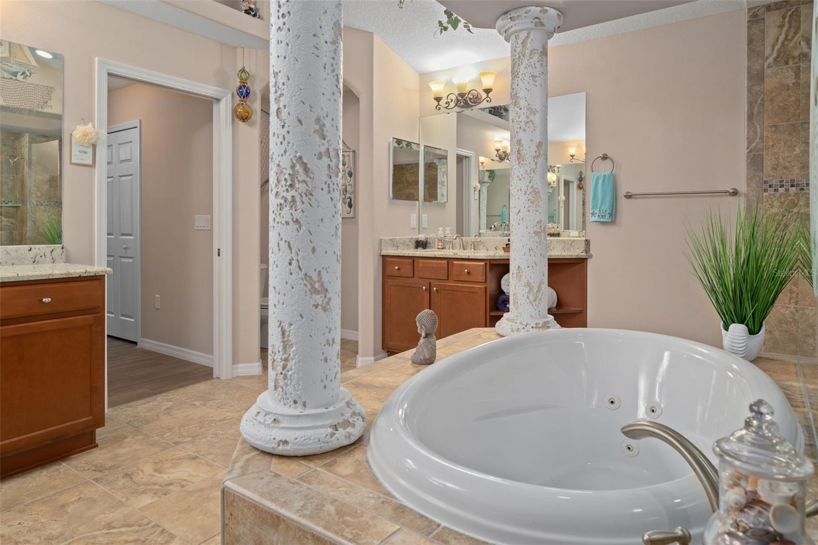 Listing photo id 35 for 11367 Brightstar Avenue