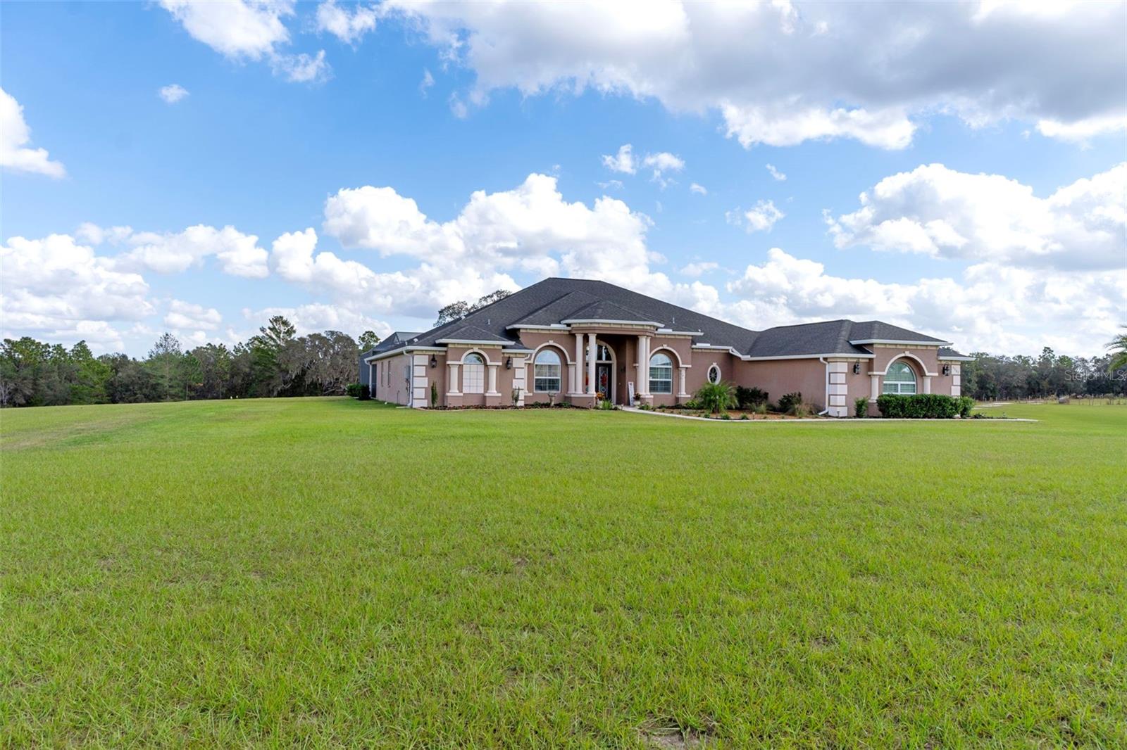 Listing photo id 2 for 11367 Brightstar Avenue