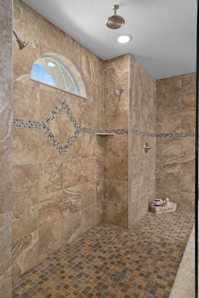 Listing photo id 38 for 11367 Brightstar Avenue