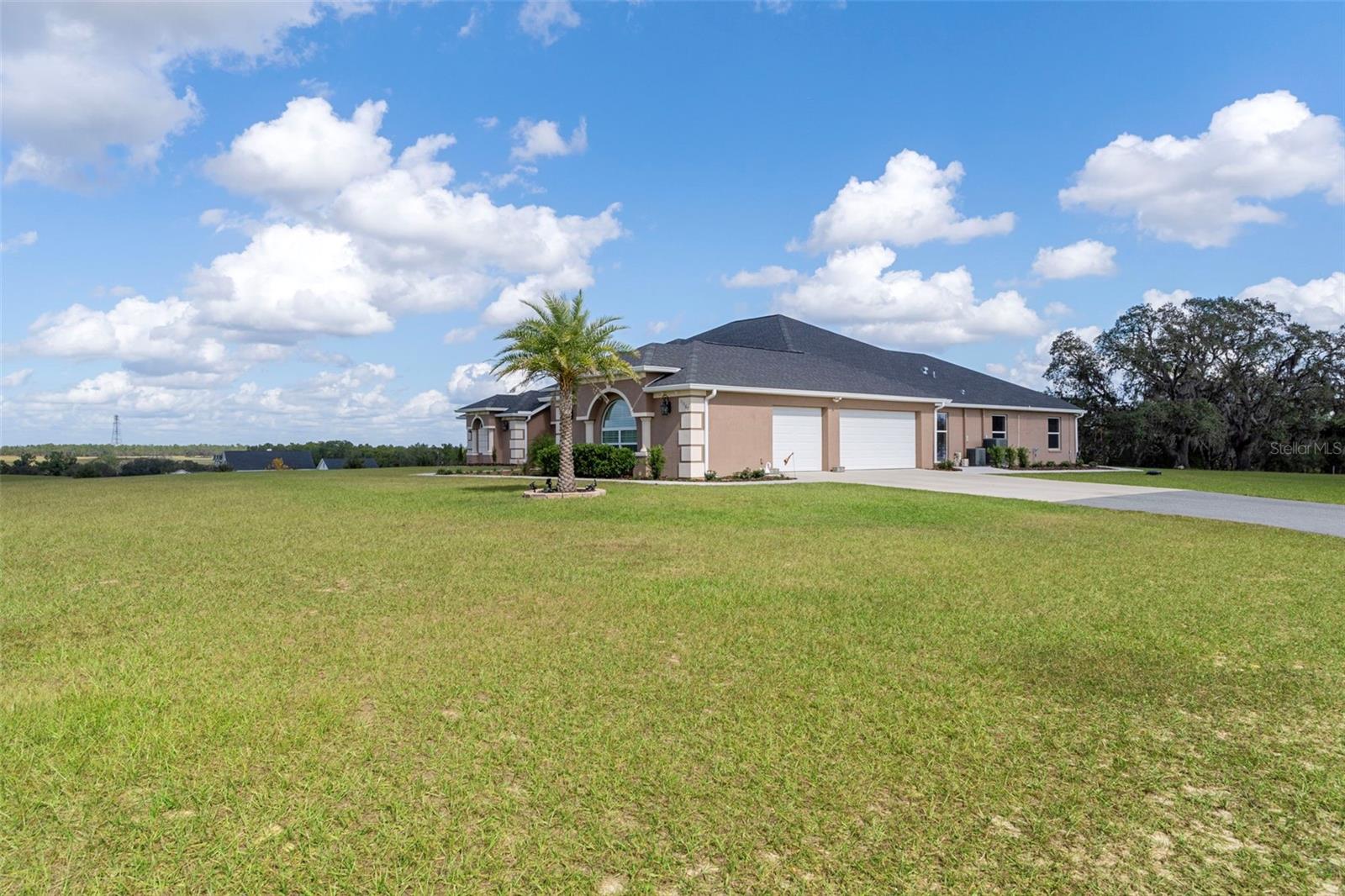 Listing photo id 3 for 11367 Brightstar Avenue