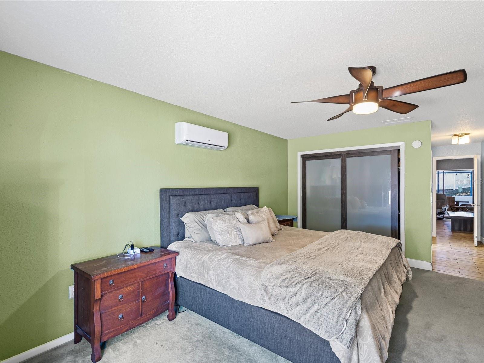 Listing photo id 15 for 7814 Bahama Avenue