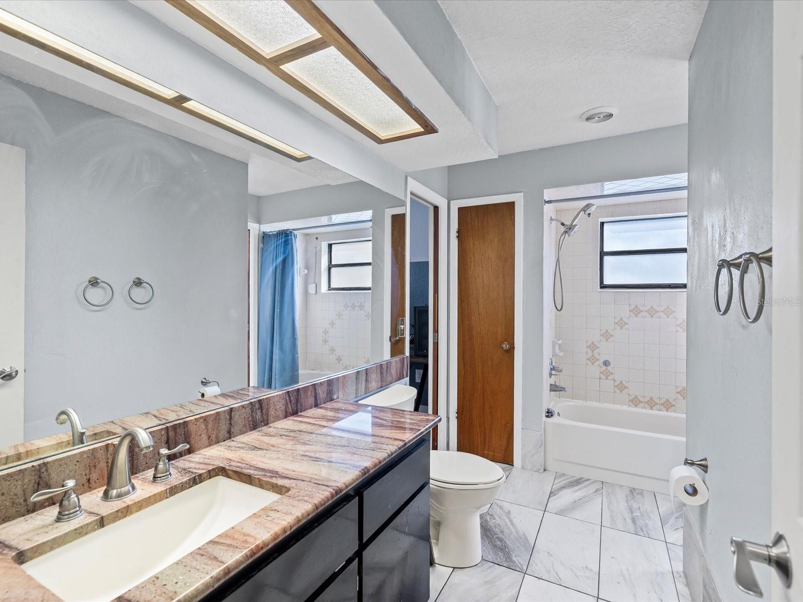 Listing photo id 22 for 7814 Bahama Avenue