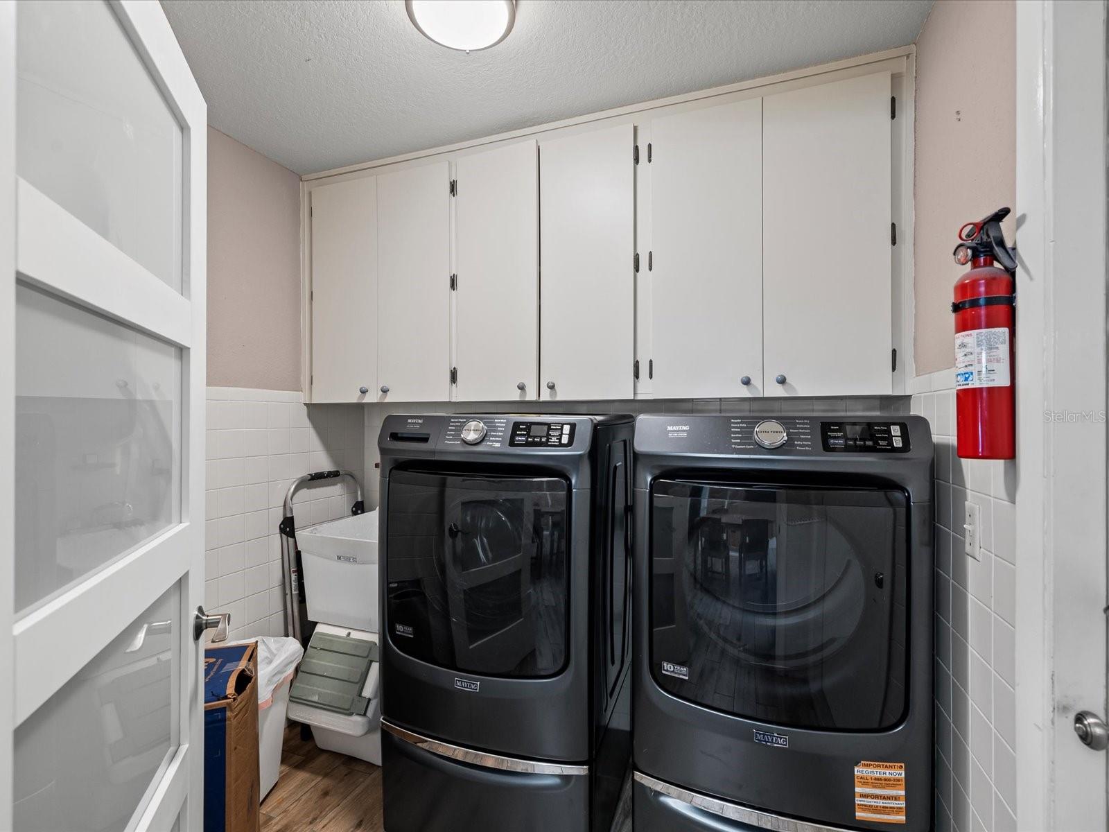 Listing photo id 24 for 7814 Bahama Avenue