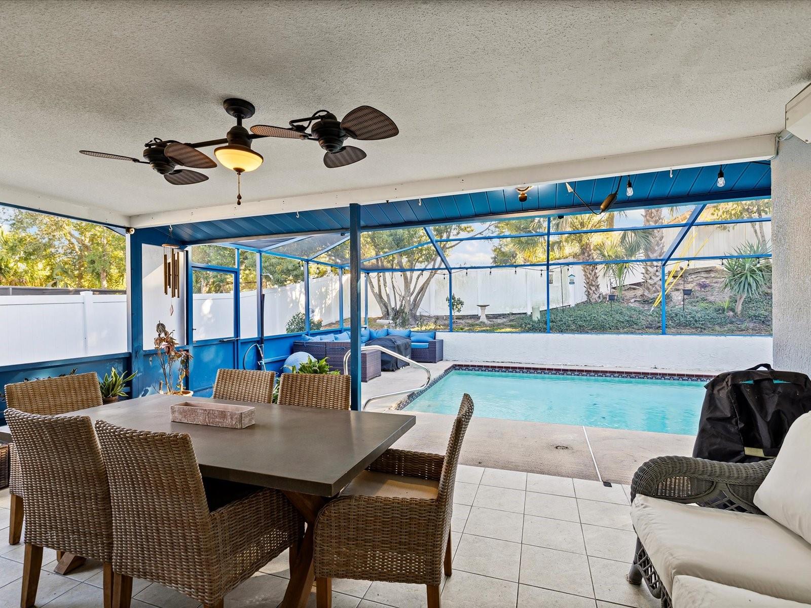 Listing photo id 25 for 7814 Bahama Avenue