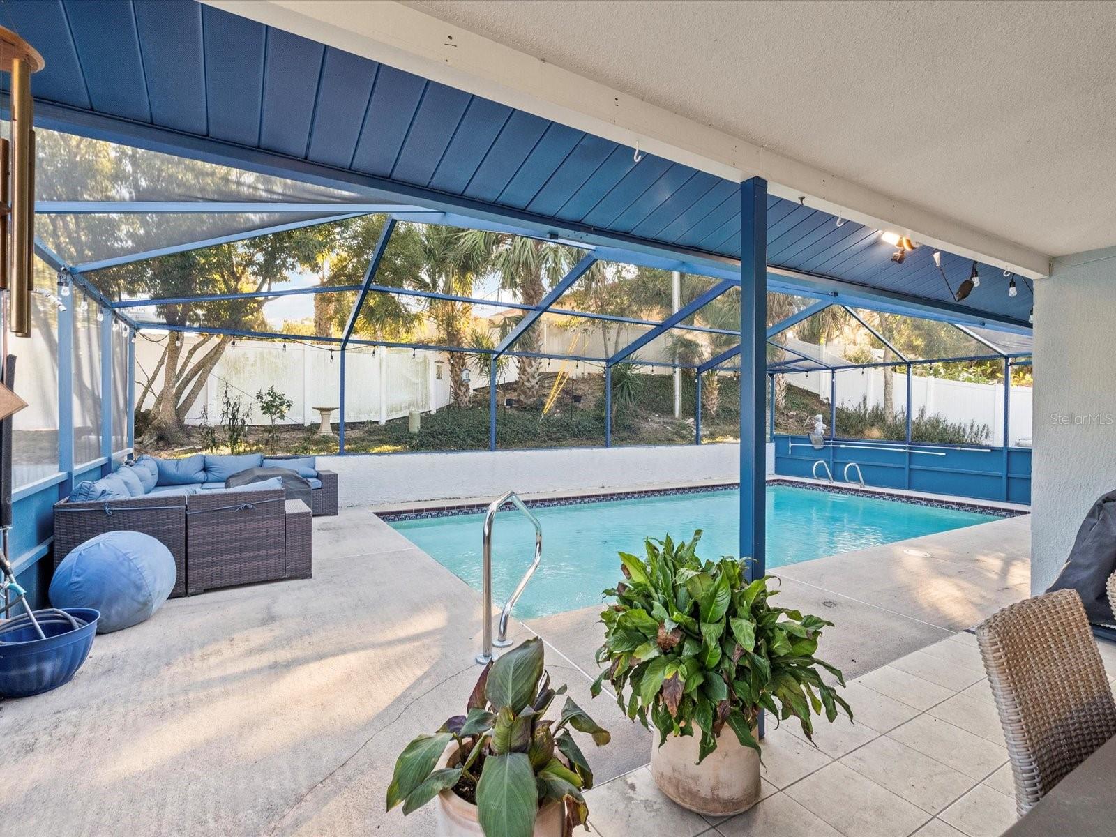 Listing photo id 26 for 7814 Bahama Avenue