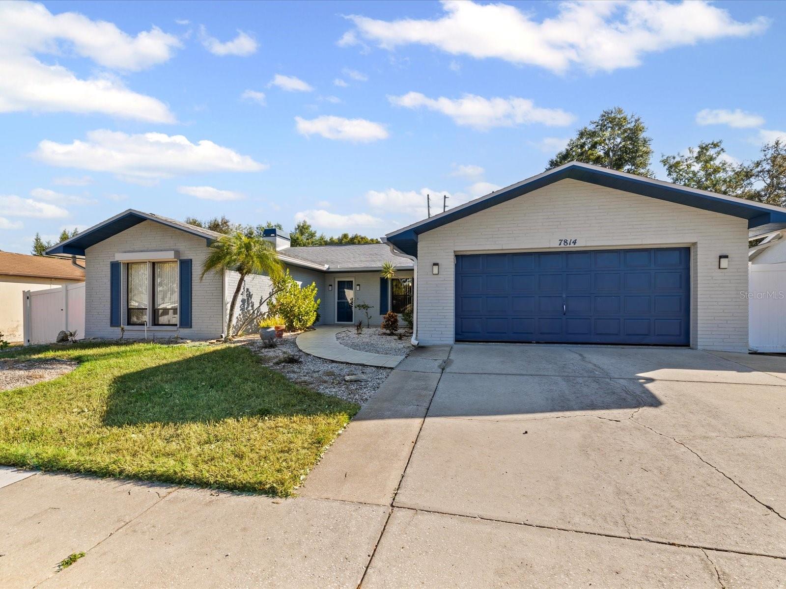 Listing photo id 33 for 7814 Bahama Avenue