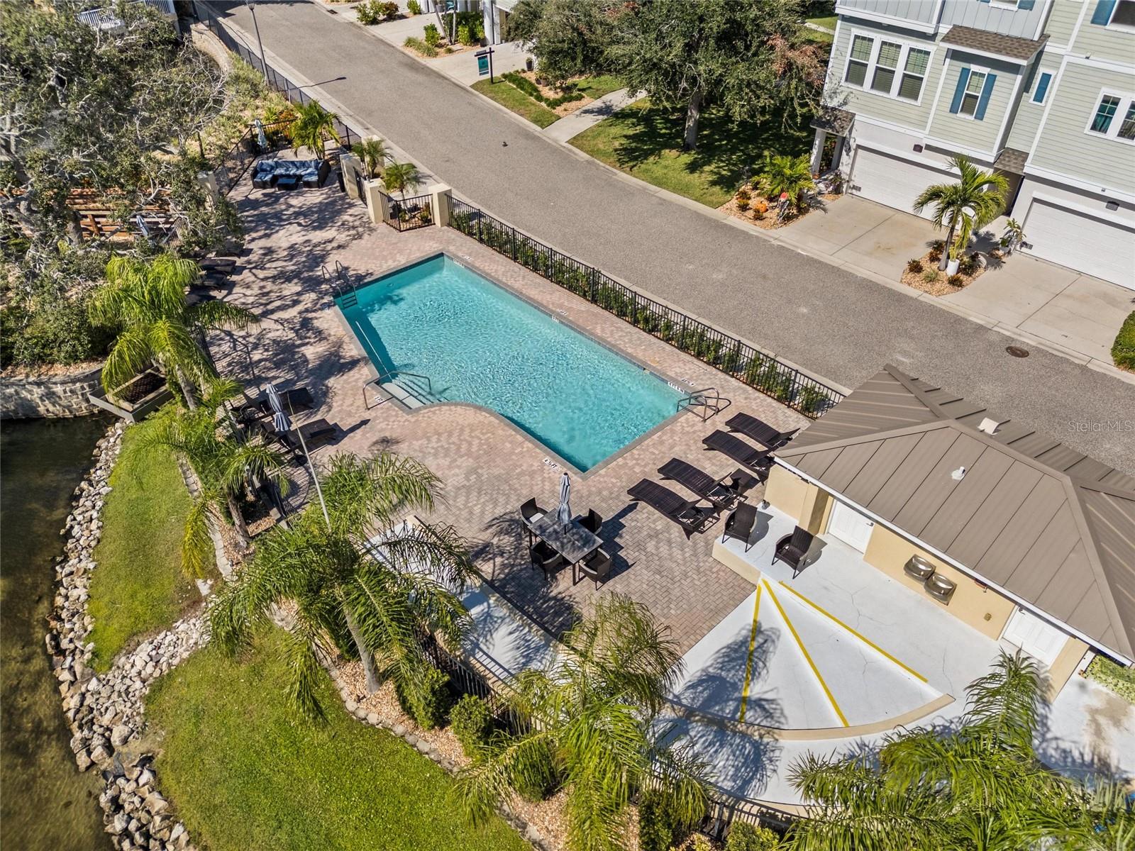 Image 19 of 43 For 199 Live Oak Street