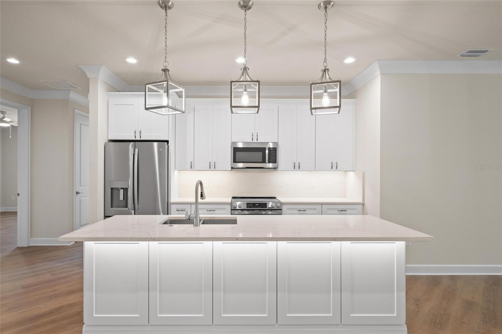 Image 6 of 43 For 199 Live Oak Street