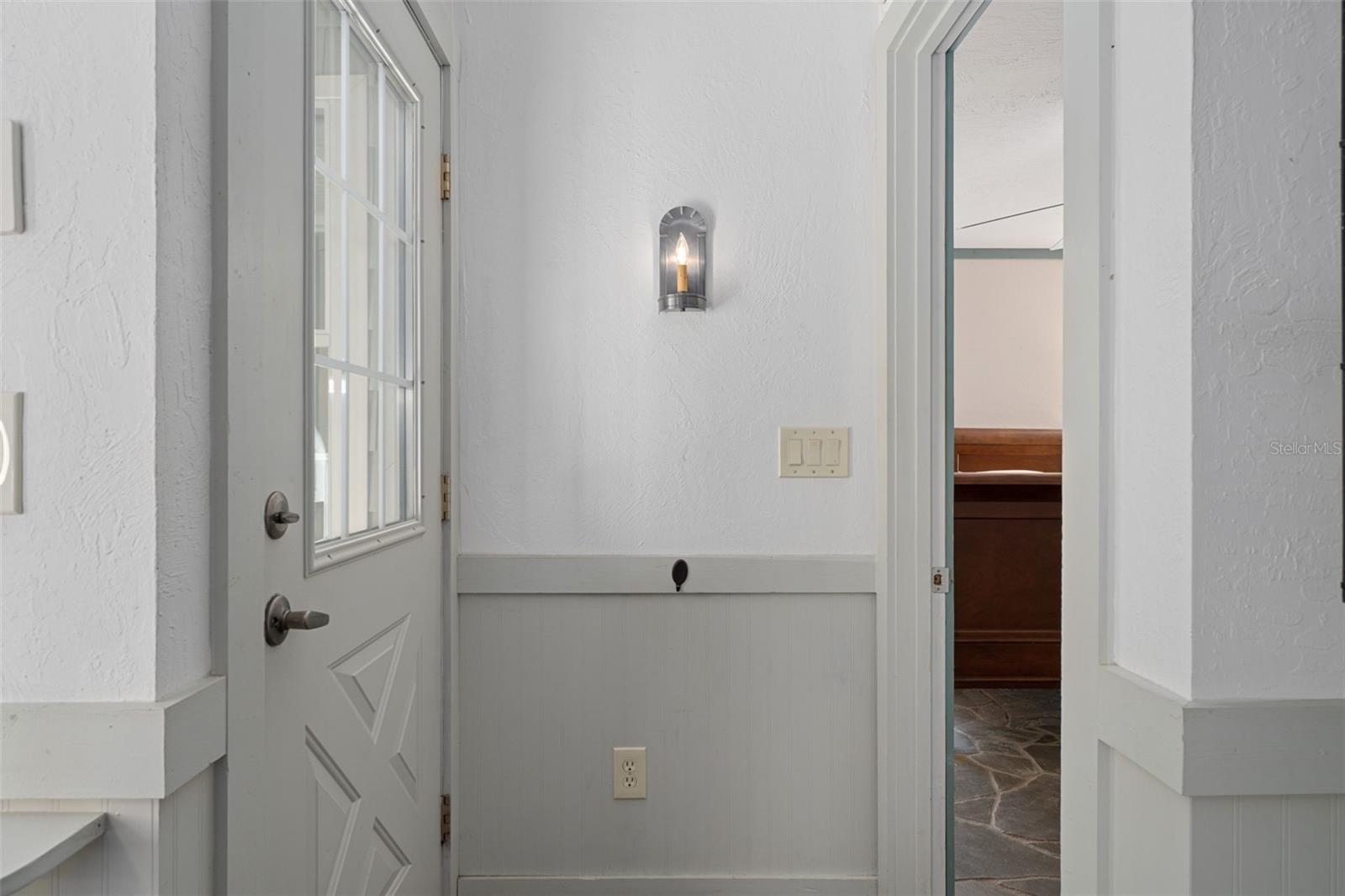 Image 18 of 80 For 4210 Horseshoe Drive