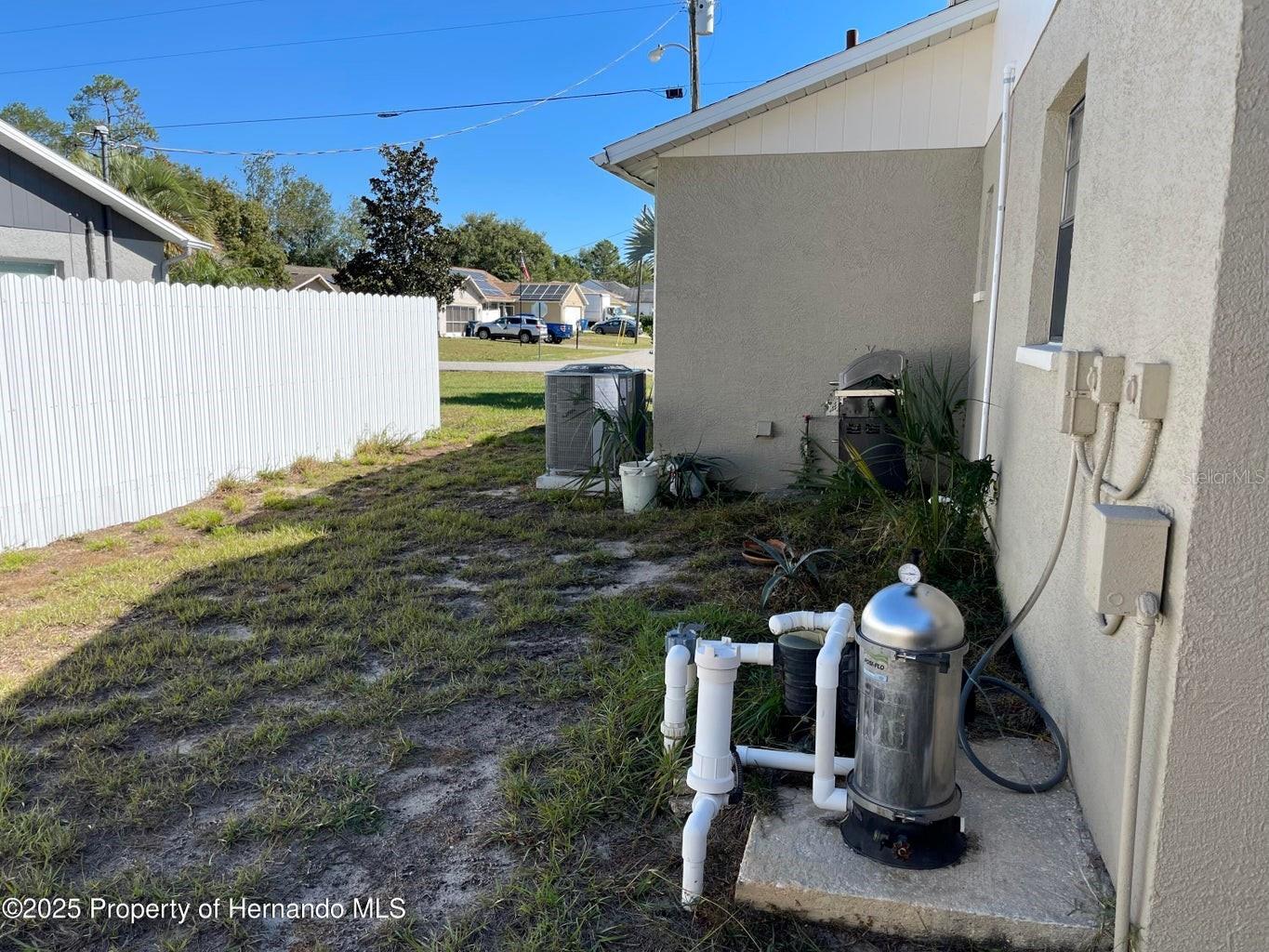 Image 18 of 19 For 6233 Hancock Avenue