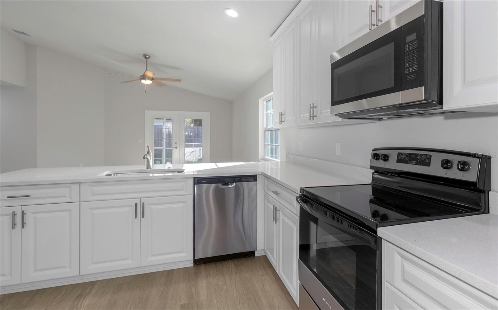 Image 12 of 42 For 6920 Washington Street