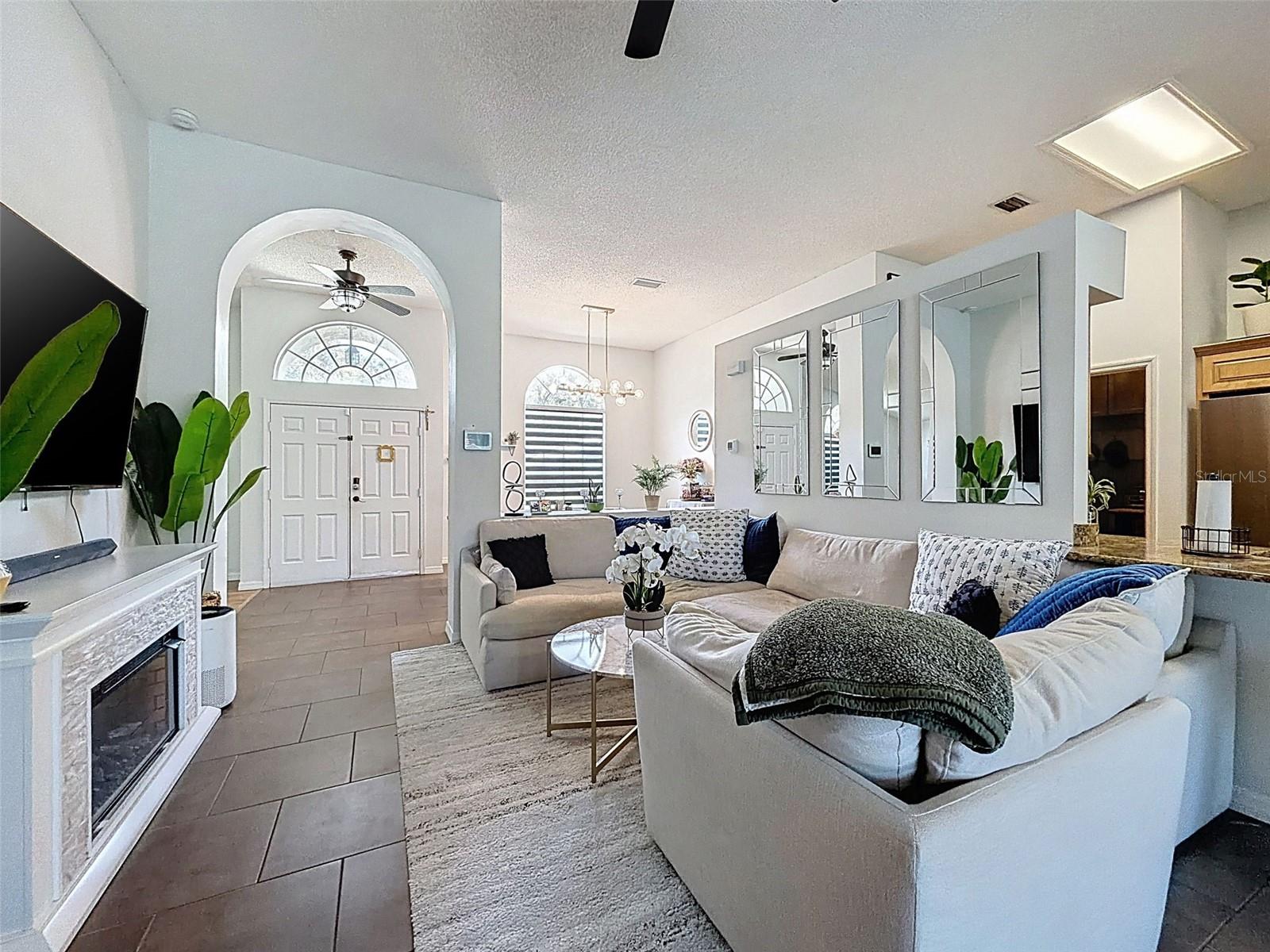 Image 10 of 54 For 890 Crestridge Circle